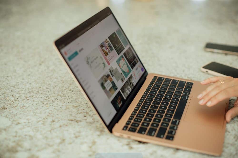 rendimiento de una notebook vieja en 2025