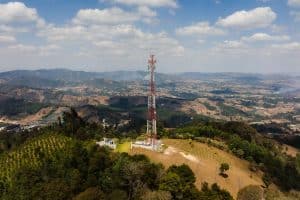 Antena WiFi para internet rural en montaña