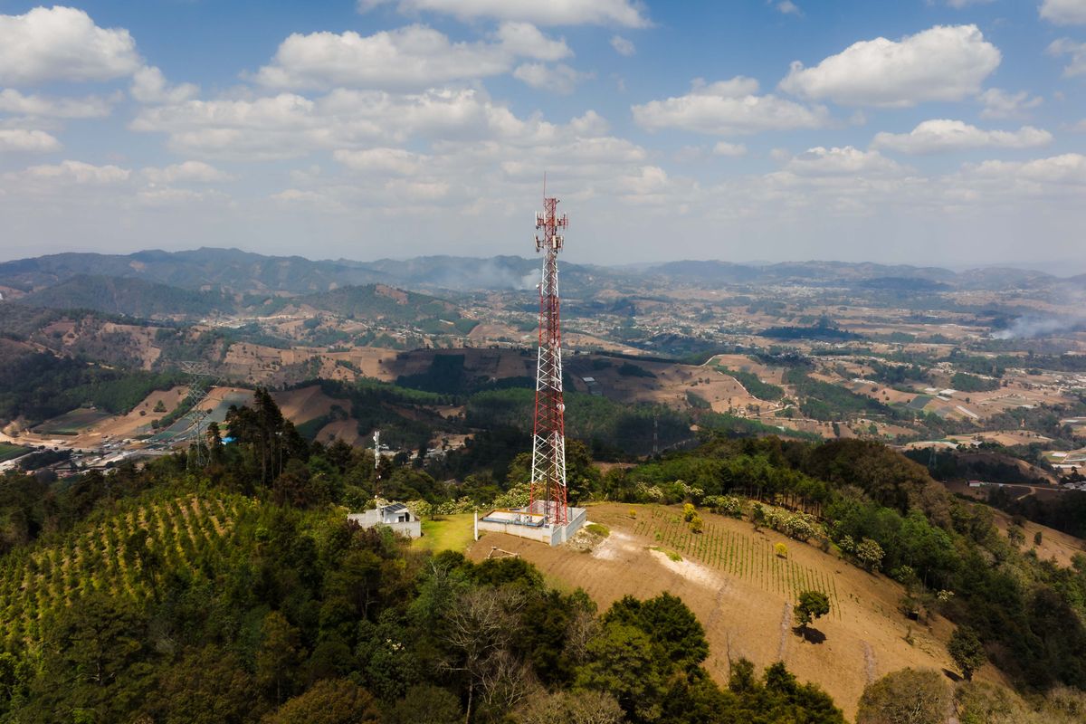 Antena WiFi para internet rural en montaña