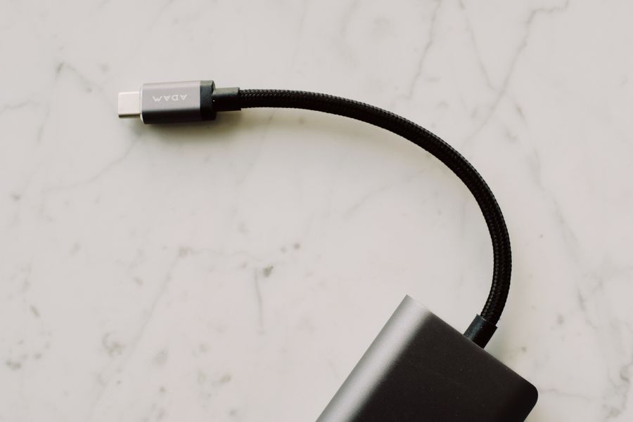 Cable USB-C trenzado para evaluación de compra