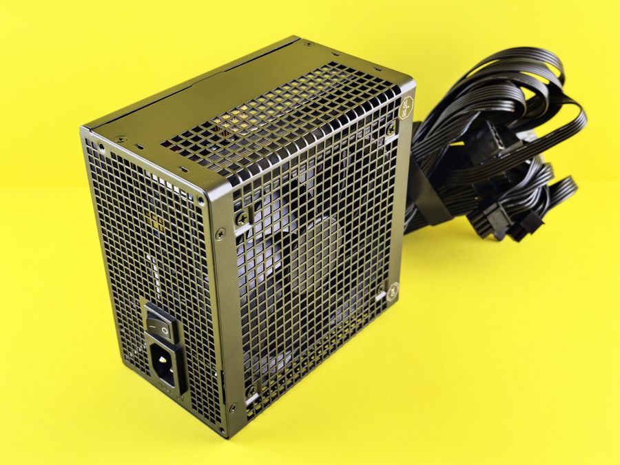 Fuente de alimentación modular para gaming